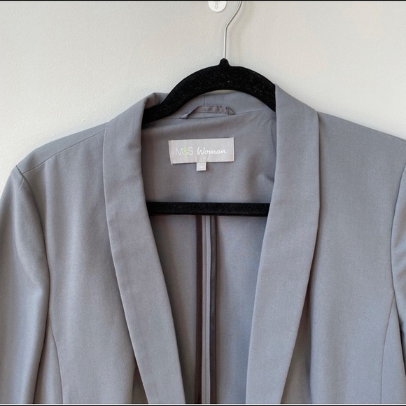 Marks & Spencer Grey Blazer 🤍 - Picture 5 of 10